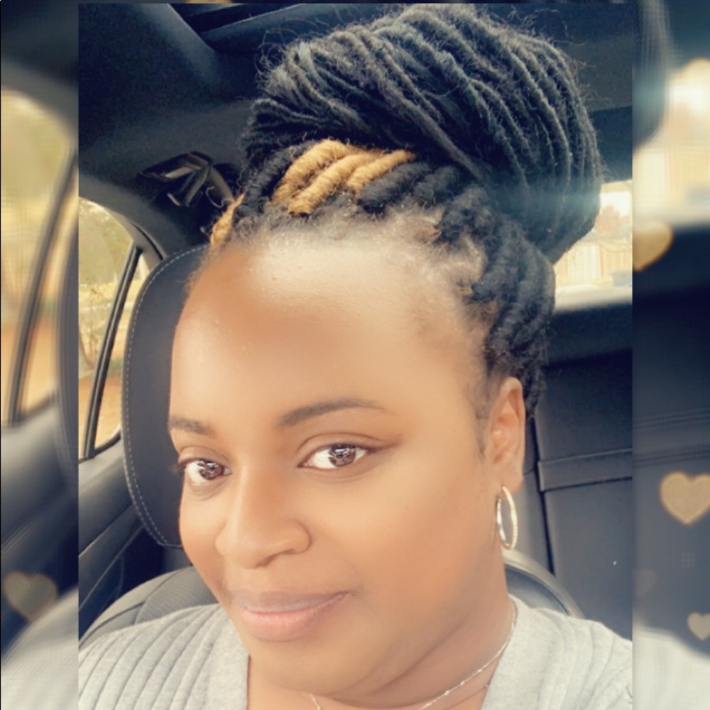 Meet your Posher, Angie